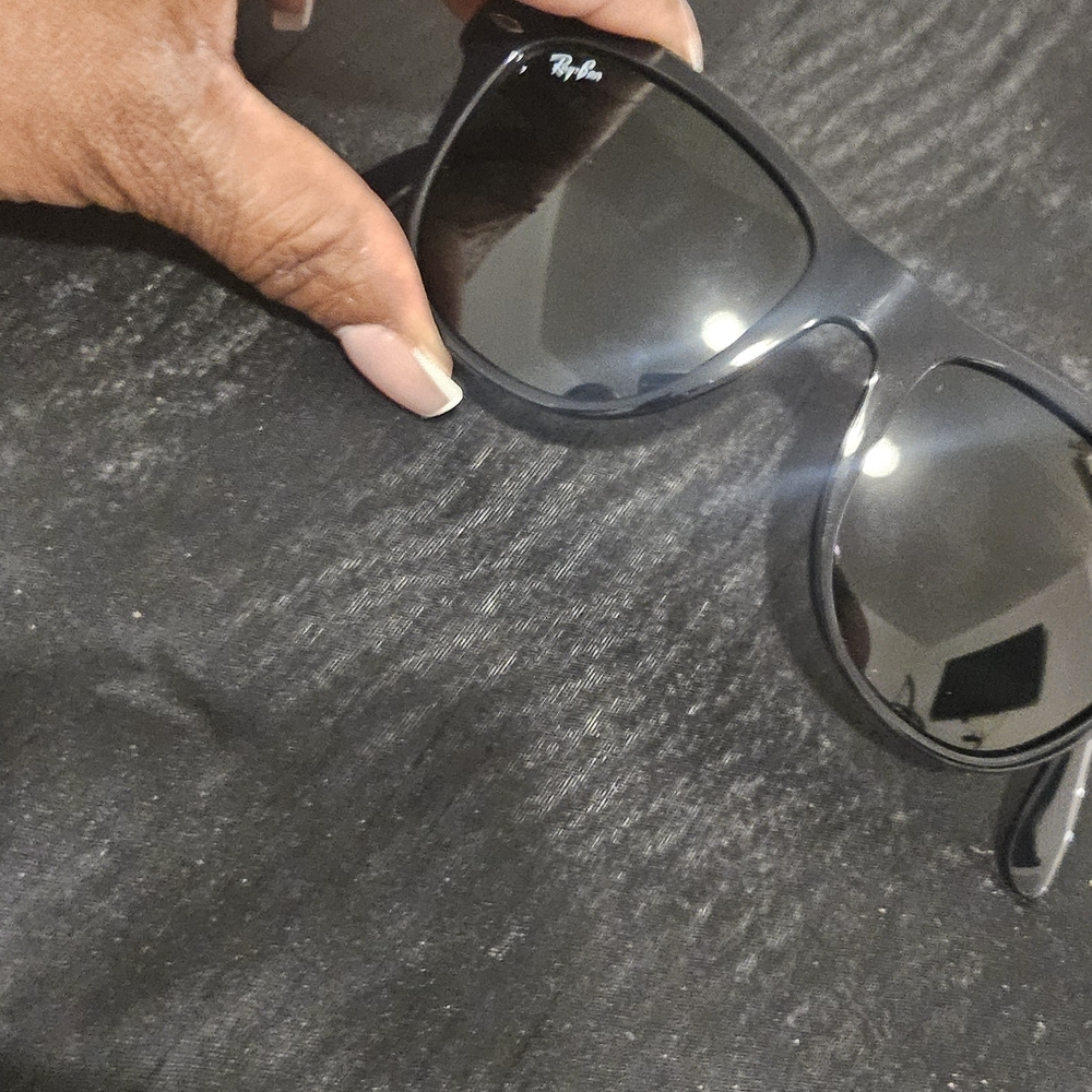 Ray-Ban Black Folding Wayfarer Case - Picture 4 of 6